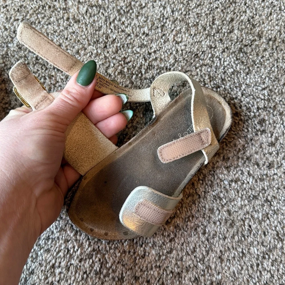 Cat & Jack | Metallic Gold Kids Sandals with Buckle Strap - Picture 5 of 8